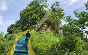 বিজয় দিবসে খাগড়াছড়ির পর্যটন স্পটে বিনা টিকেটে ভ্রমণ